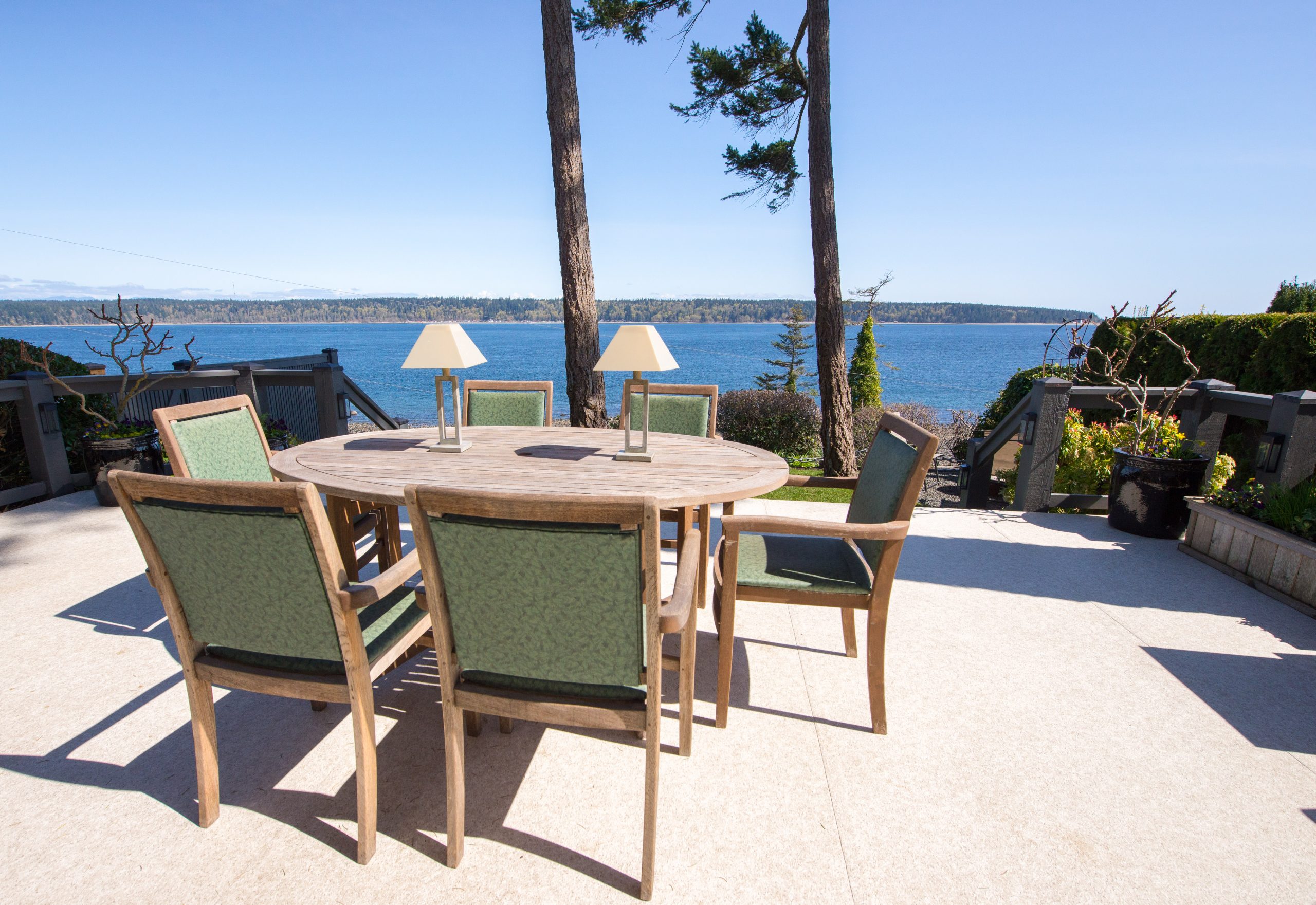 cliff house south outdoor patio table and chairs