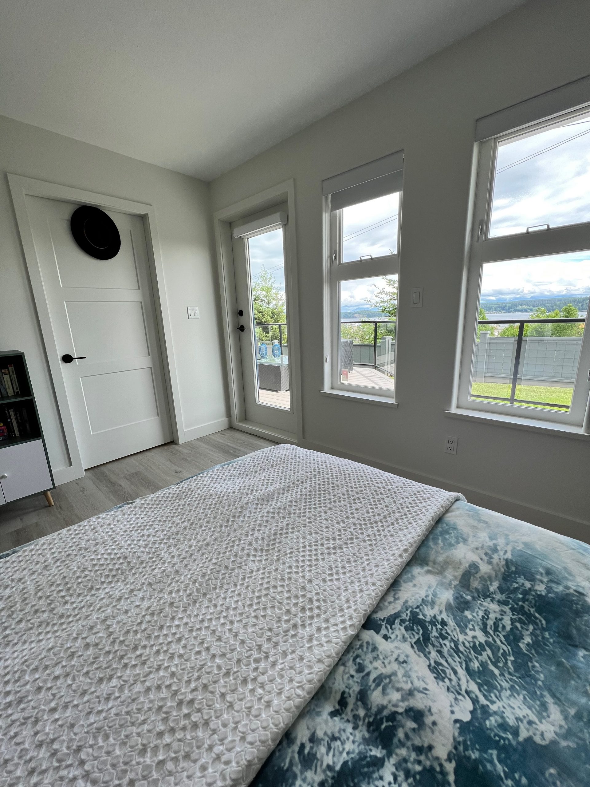 ridge house bedroom with mountain view