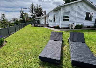 ridge house yard with outdoor lounge chairs